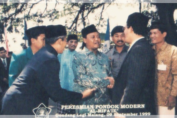SEJARAH BERDIRINYA YAYASAN PONDOK MODERN AL-RIFA’IE